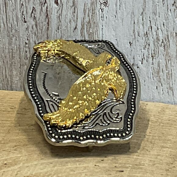 Soaring Eagle Belt Buckle Womens Engraved Eagle in Flight Western Rodeo USA - Picture 6 of 6